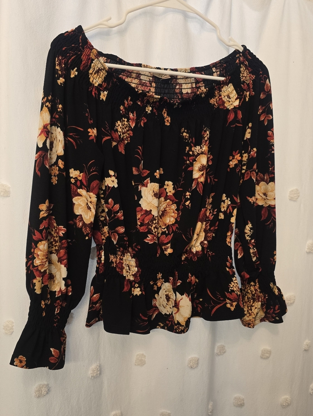 Lavish Womens Size Medoum Black Floral Off-Shoulder Peasant Top